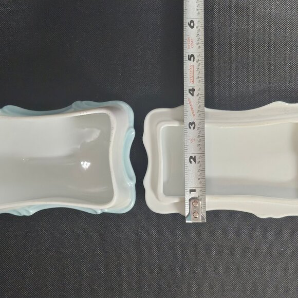 Hand Painted Rectangular Vintage Porcelain Dresser Box With Scalloped Edge - Picture 9 of 10